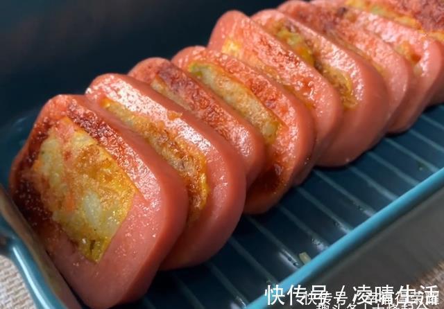 剩米饭别炒着吃了,简单做法方便有食欲,早餐孩子吃上瘾