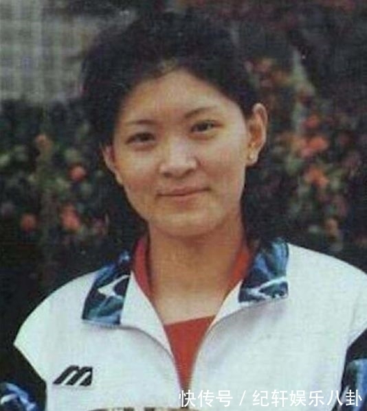 排球|女排天才毁约赴美深造,郎平镜头前哽咽声明,宣布她被永久除名