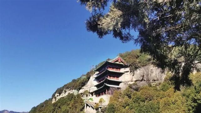 天龙山 祥云生处有波澜