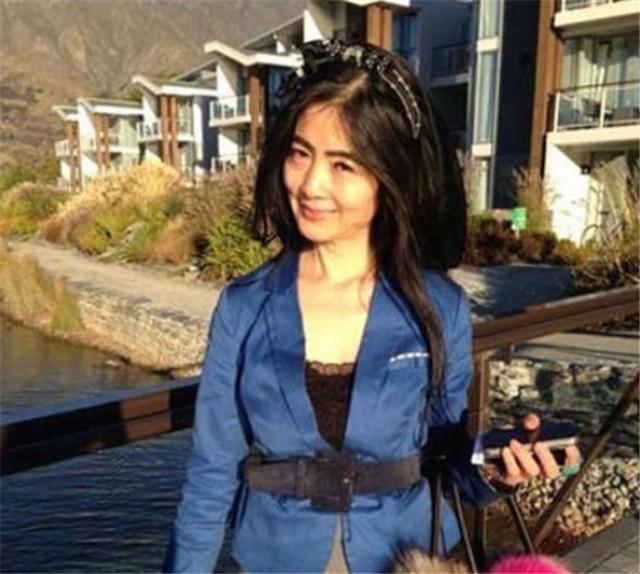 阿姨 《非诚勿扰》51岁阿姨牵手小17岁男子,8年后现状如何?