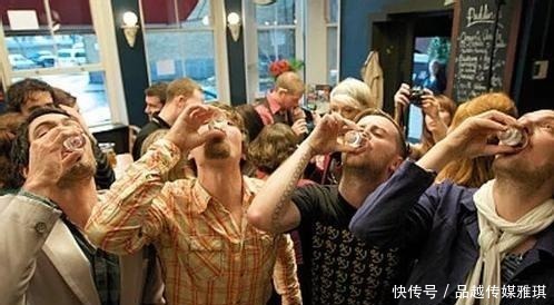 男人|酒桌上被问:酒都不喝,你算什么男人?牢记两句天规让你反败为胜