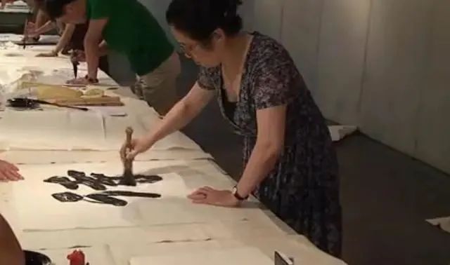 中书协&晓云榜书“金陵诗词歌赋颂”真惊艳,笔力雄厚,笔笔扎实