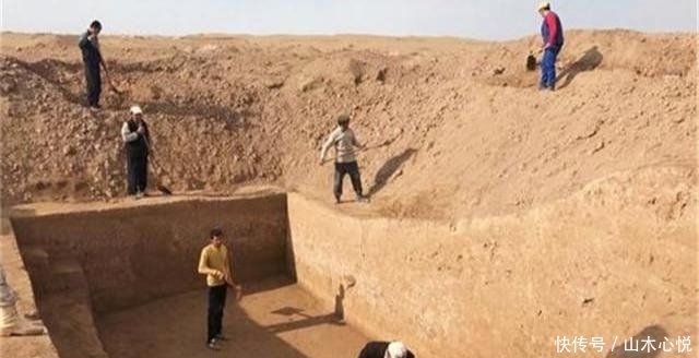 "五星出东方利中国"护臂出土,专家发现,后面还有13字