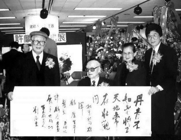 没人买|40年前5元一幅没人买的画,他收下9000张,如今随便一张值上亿
