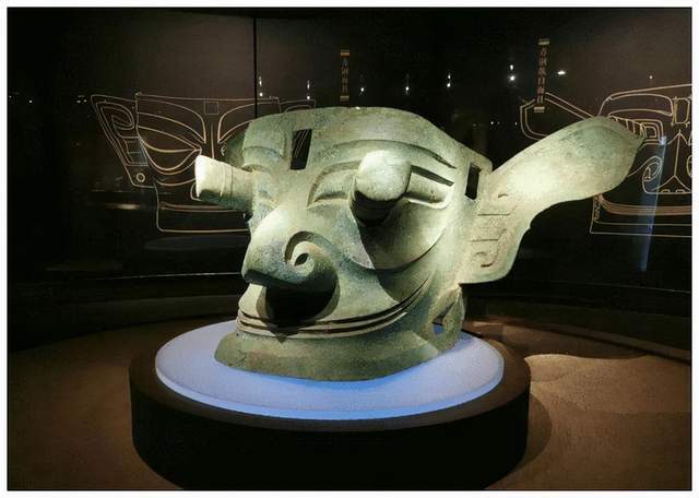 金面具|三星堆刚刚出土完整黄金面具,从侧面证明古蜀国,应该是毁于洪水