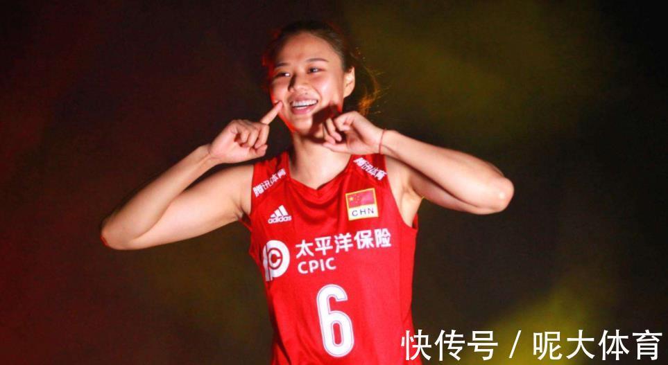 江苏女排|女排奥运冠军龚翔宇大变样!大长腿搭长靴太抢镜,名媛气质十足