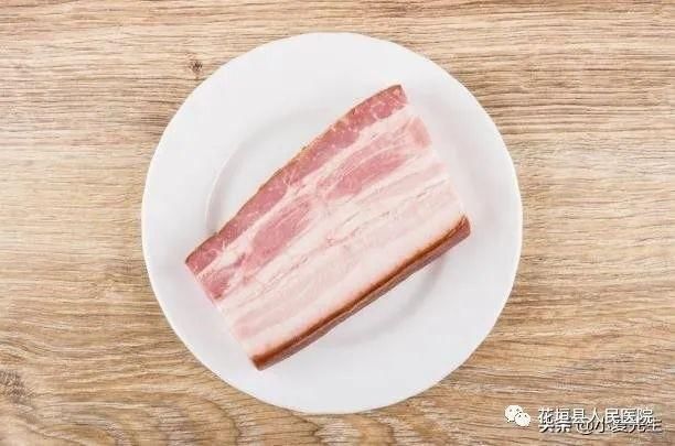 高尿酸的祸根找到了,平时少吃1黄2白,并做好3事,尿酸稳稳的
