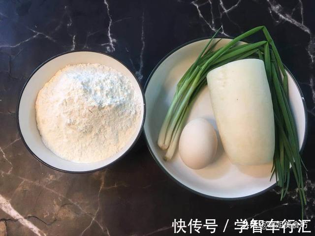 温水|半根萝卜一个鸡蛋，用筷子搅一搅，5分钟搞定全家人的早餐