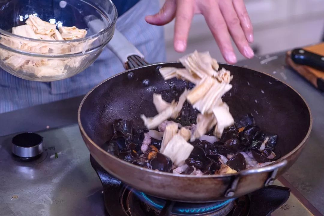 鲜香|白菜吃出海鲜味!鲜香过瘾,汤底都被抢来拌饭!