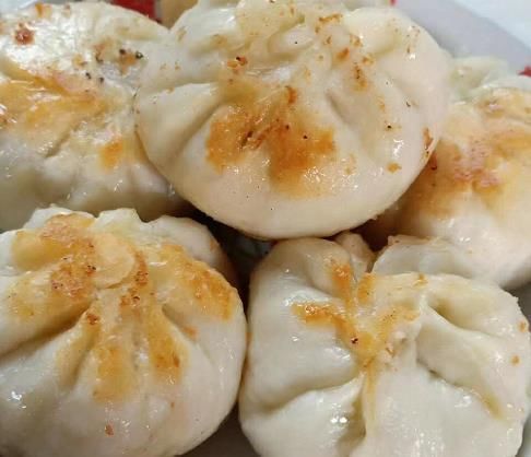 色泽金黄,酥脆焦香松软可口,外皮酥脆,内层松软,咬一口满嘴香