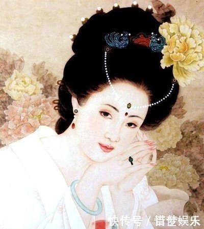 唐玄宗@李白最肉麻的一首诗,赤裸裸地吹捧杨贵妃,其中两句成为千古名句