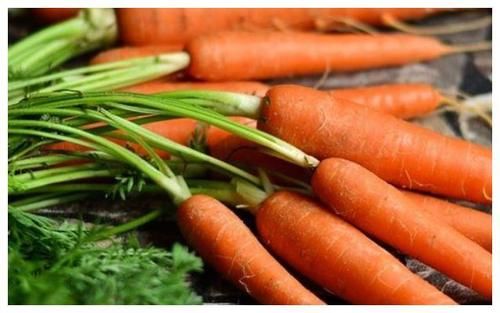 月经|女性不想变老，推荐吃3物，滋润肌肤，延缓衰老，还能调节月经