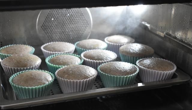 花10分钟给父母做这早餐，香甜松软有弹性，比蛋糕面包简单又好吃