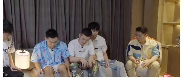 拆台|德云社周九良真“可怜”,第一次主持节目,却遭到师兄弟的拆台