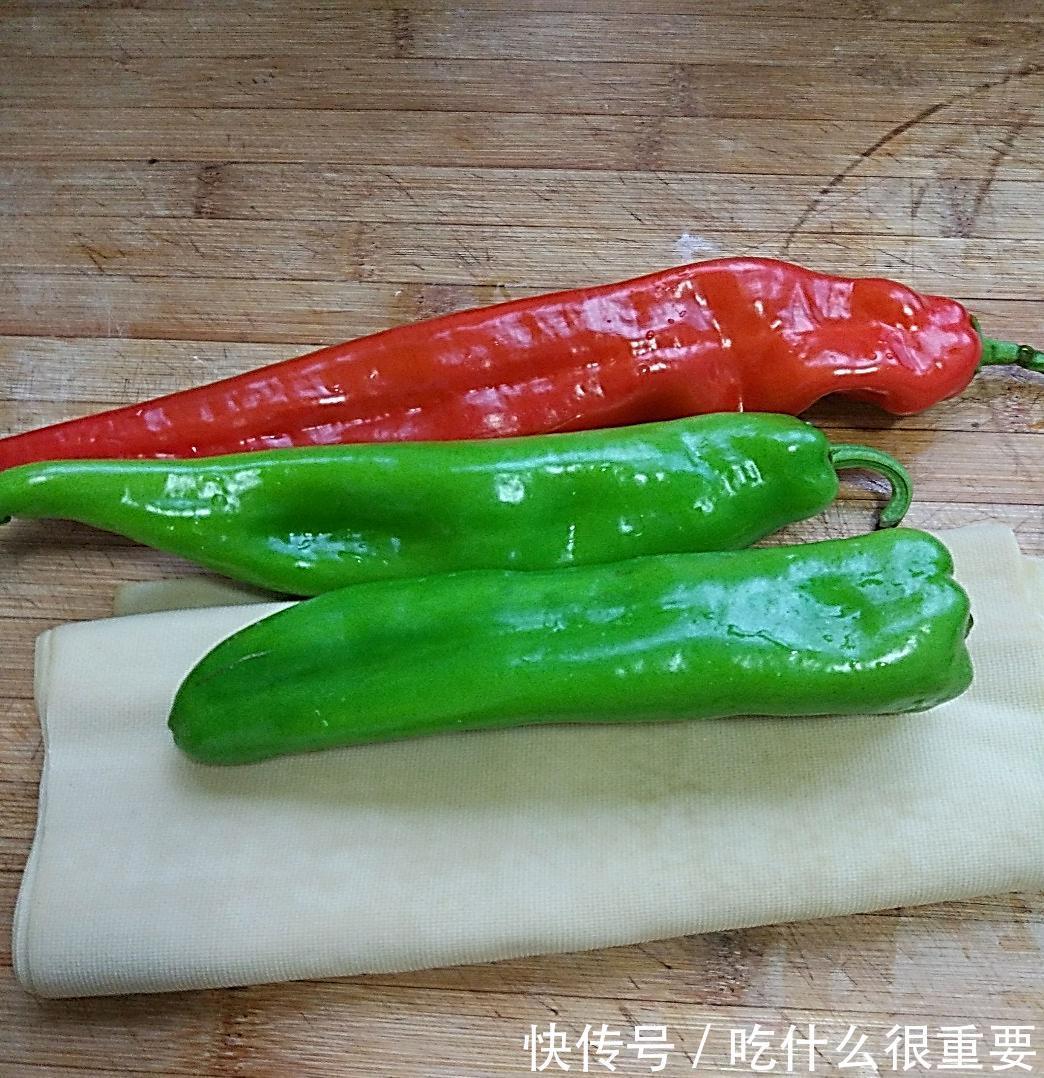 东北人|东北男人最爱的下酒菜:干豆腐炒尖椒,这样做,味道跟饭店一样