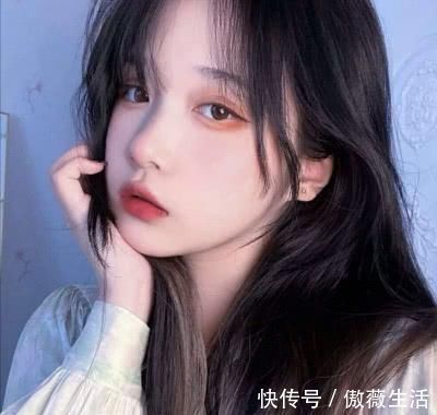 鼻梁|初中女生常做这“3动作”,鼻子“越变越精致”,校花都甘拜下风