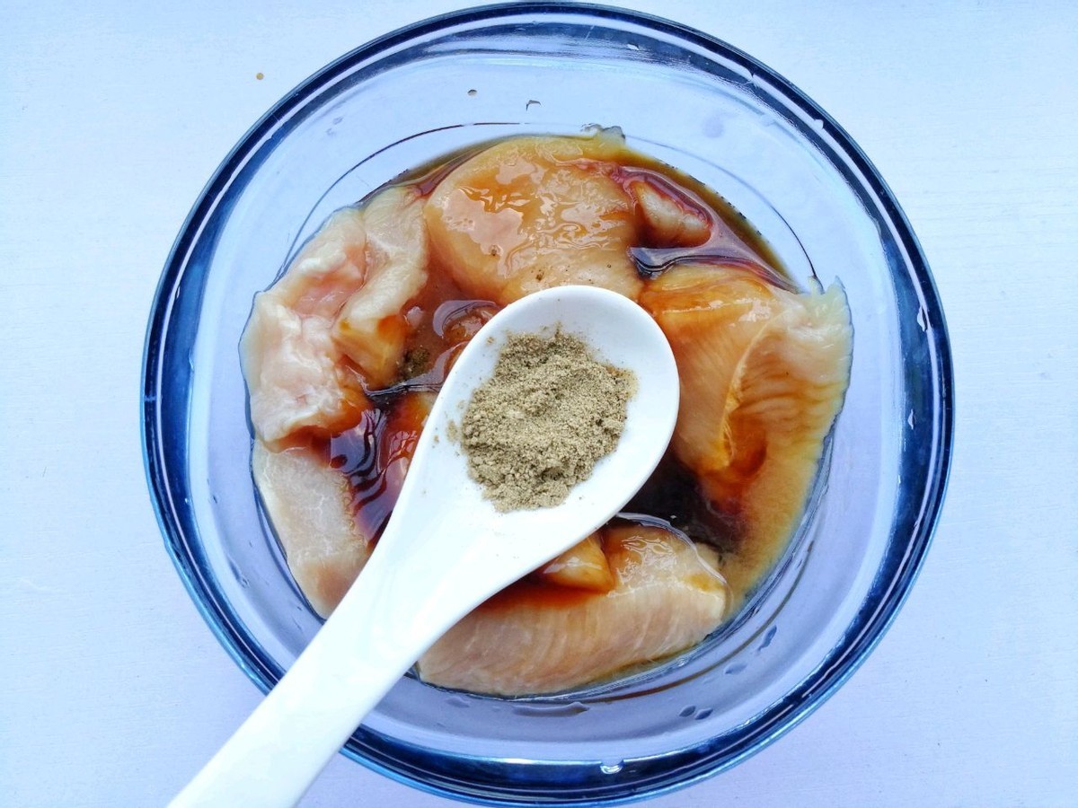 自制蜜汁香煎鸡胸肉,低脂又美味,学会了再也不用叫外卖了