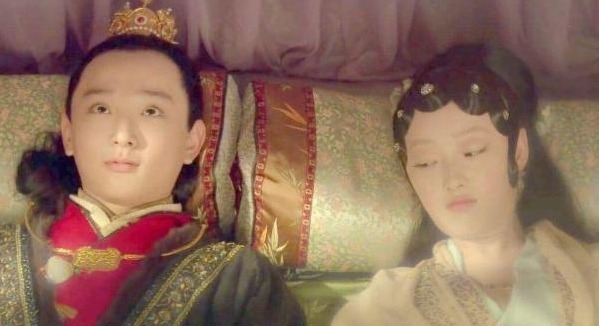 王熙凤!抄检大观园,林黛玉房中搜出一东西有问题,被王熙凤遮掩过去