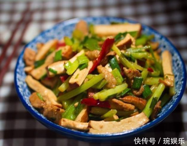 大厨做的几道家常菜，色香味俱全，美味营养，香喷喷的特下饭