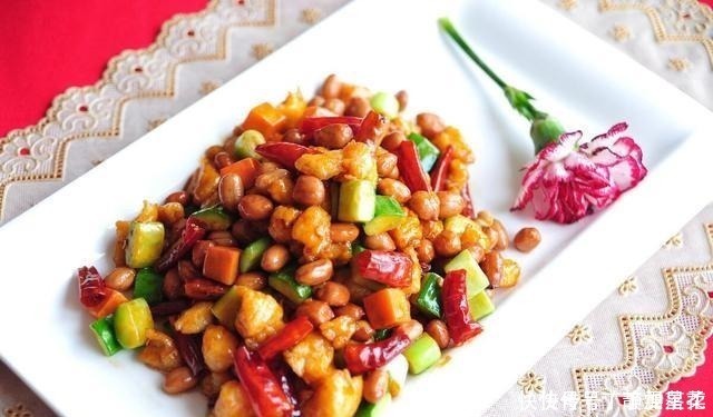 宫保鸡丁怎么做很多人第一步就错了,掌握好这1步是关键