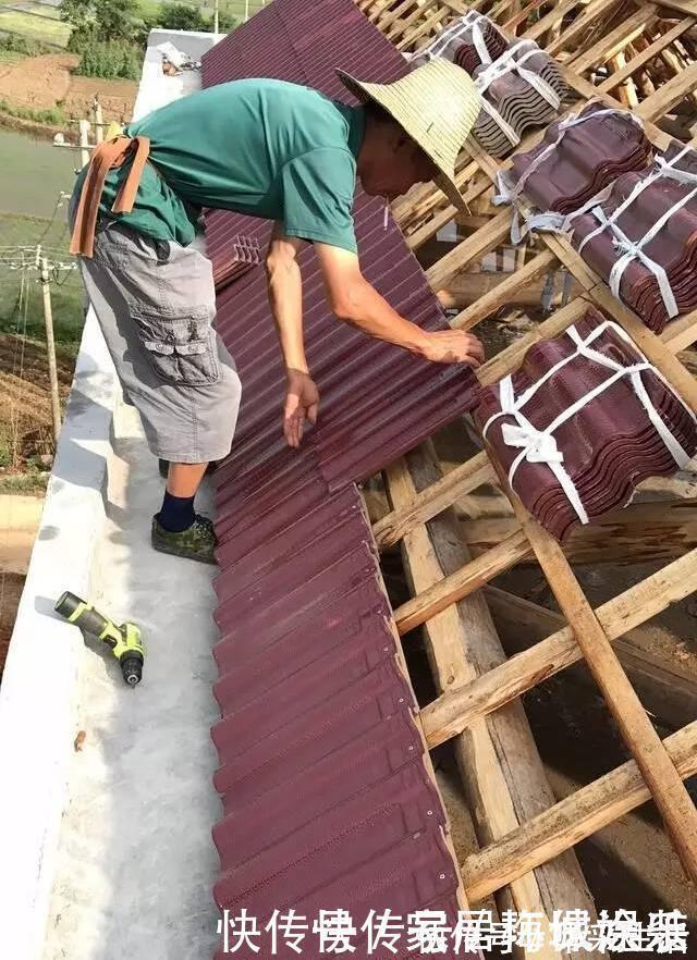 农村|农村小伙给父母盖的养老房，2万多的大门全村轰动，纷纷吐槽丑