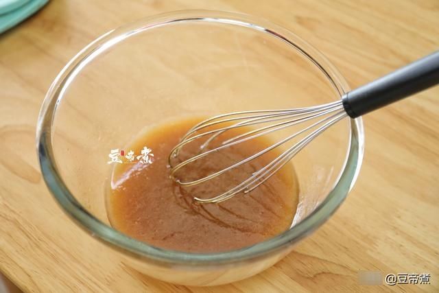 抹茶|中秋节给亲戚朋友做的小清新月饼，造型好看味道清香怎么吃也不腻