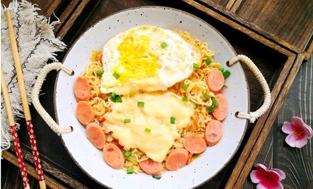 造就|原来泡面还可以这样吃,配上香浓的芝士,造就不一样的美味