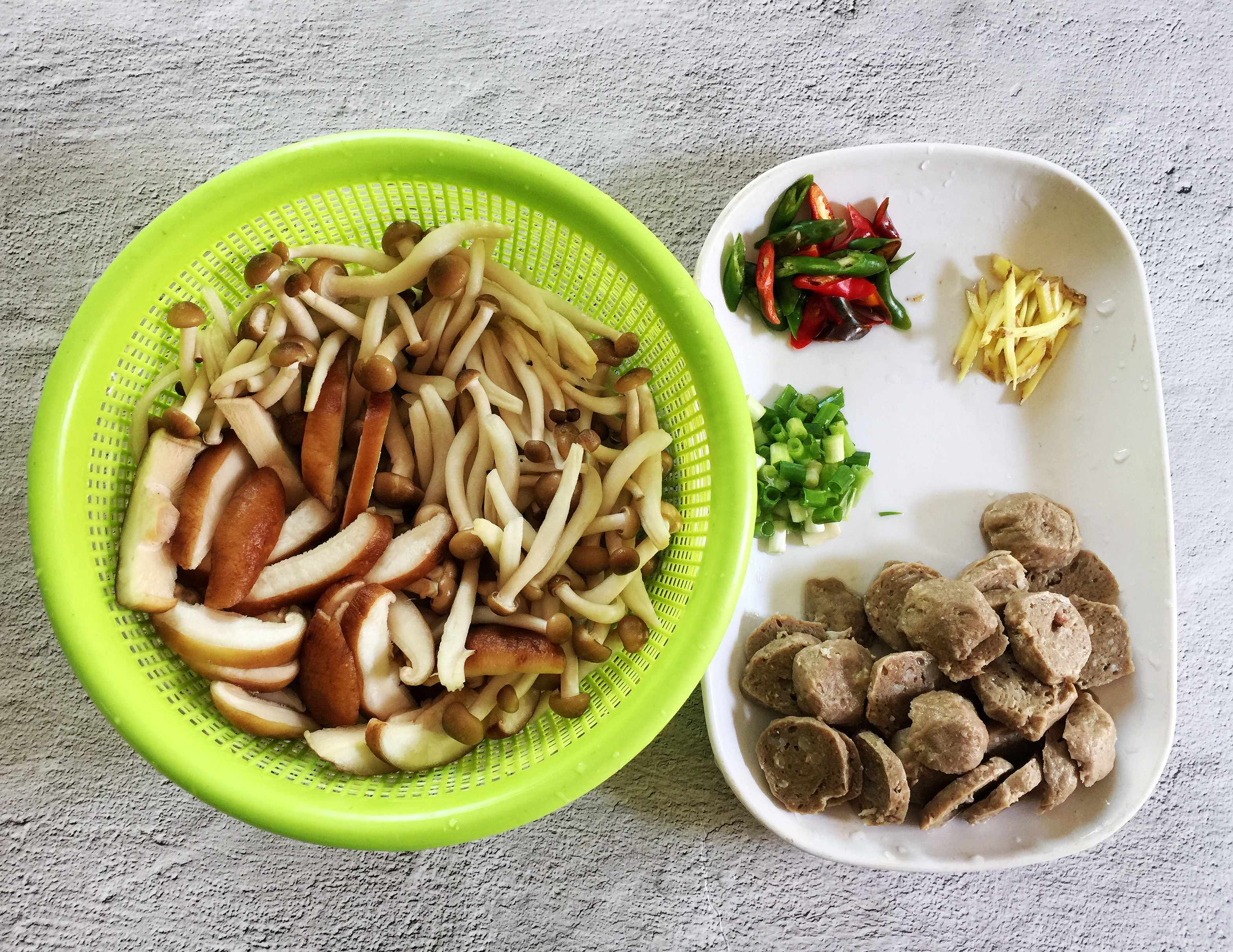 条腿|我家冬天常吃的菜，菜汤一锅10分钟上桌，鲜美营养，暖胃不怕冷