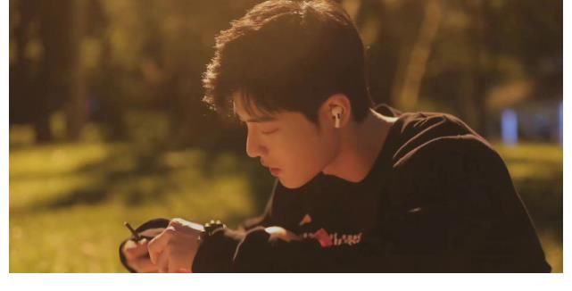 网传肖战将参加央视综艺，当15天乡村教师，黑粉：他学历低不配