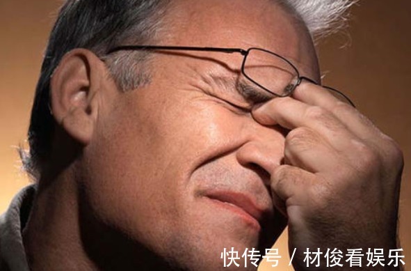 眼睛|头上有个“不老穴”,每天拍打1分钟,眼睛不花用到老