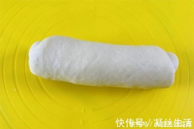 简单而朴素的做法，味道却不普通，最适合新手的烘焙入门面包