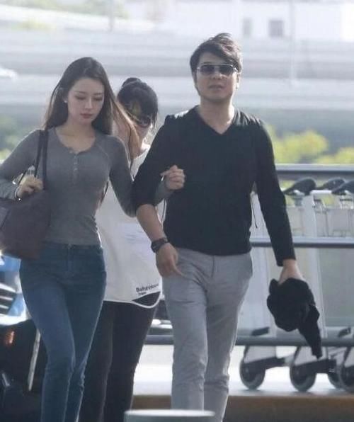 有种纯素颜叫郎朗妻子, 气质降低颜值成迷, 网友: 这是换头了