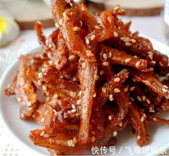 在家请客做的几道家常菜招待,道道色香味俱全,客人吃了流连忘返