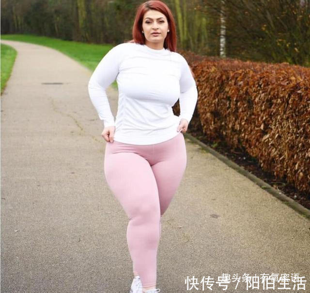 深蹲|大码模特健身5年,体重虽然还是228斤,但身材却愈发迷人