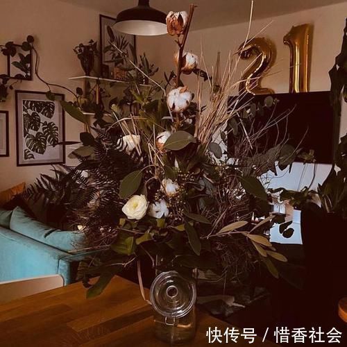 布置|德国夫妇的家,女主人把家布置复古又舒适,很有老电影里的味道!