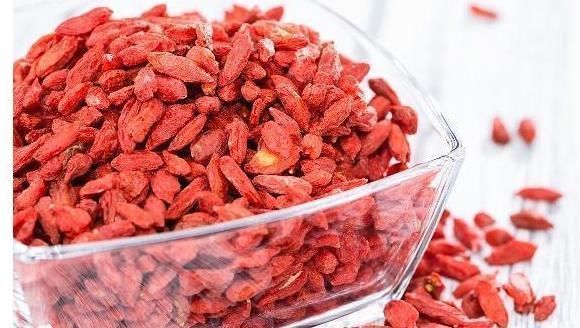 清肝明目|枸杞和此物泡水喝,是黄金搭档,一周一次,清肝明目,肾也补满了