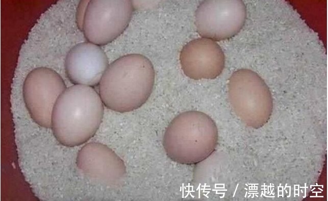 礼拜|往大米中塞入鸡蛋，一个礼拜后，没想到是变成这样……