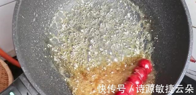 教你在家自制冰糖葫芦,配方正宗,做法简单,满满的童年回忆!