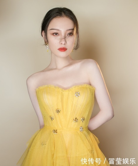 女生|建议想换“发型”的女人秋天少碰下面4款,容易拉低你的气质