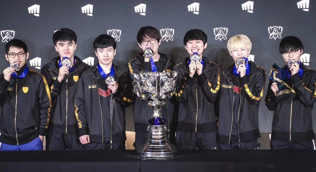 LPL|LOL：金贡留在LPL的最后一年，S12只能在LCK打职业