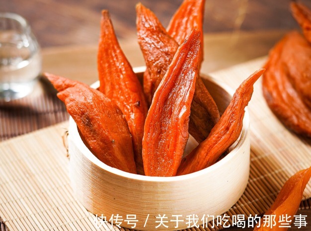 晒红薯干，牢记“三蒸三晒”，橙黄透亮，软糯香甜不粘牙，易保存