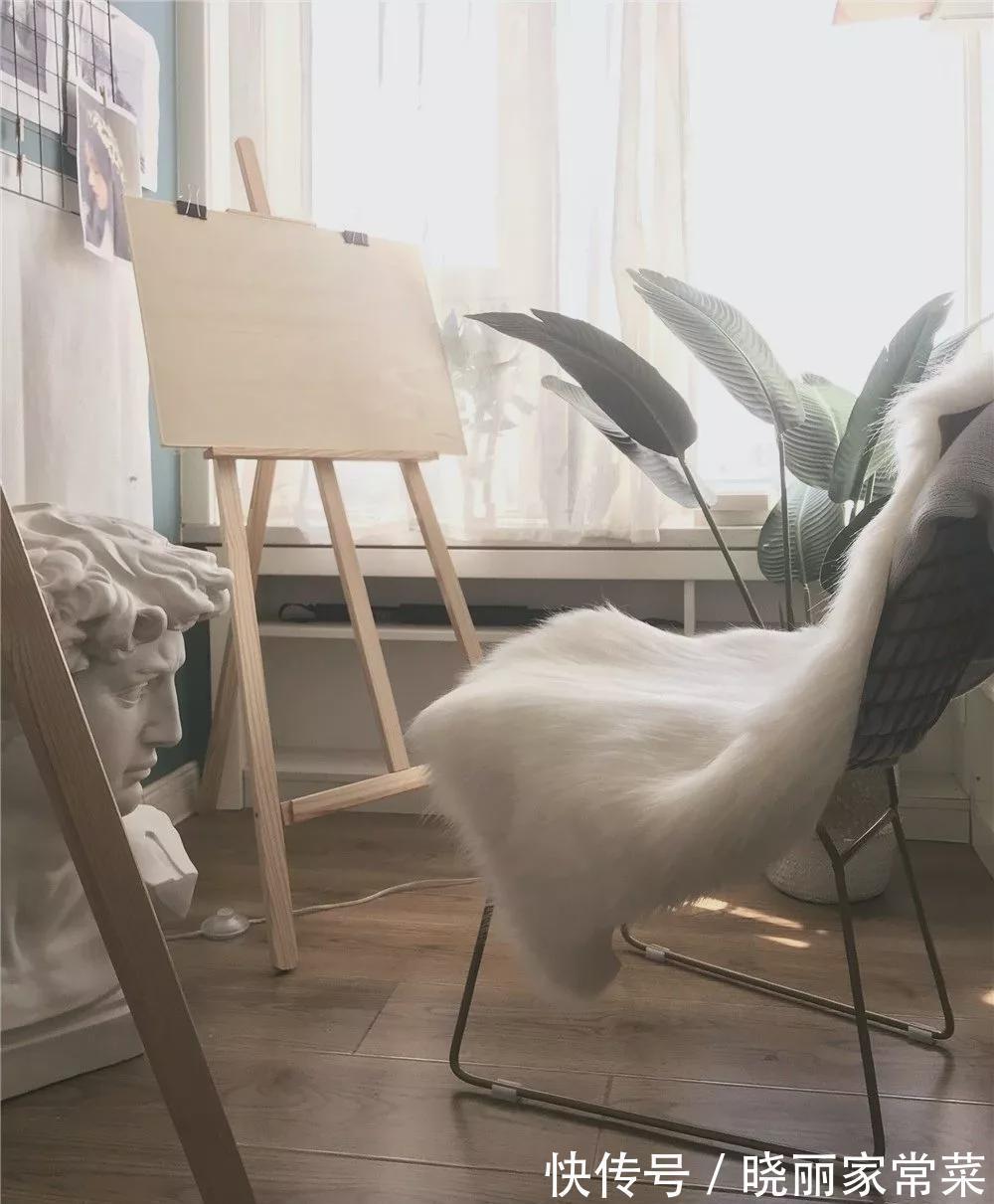 柜子|66平的轻奢风小户型二居室,简洁的基础上,客厅多了好些储物空间