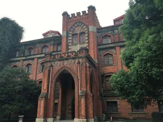 985大学|我国发展最快的211大学，排名赶超985，招人方式却让人不满