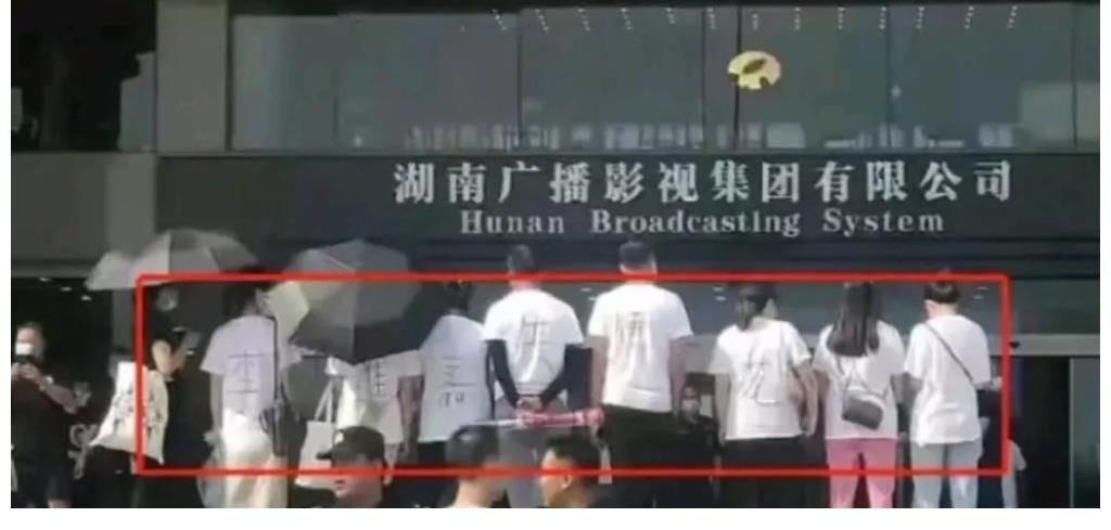 何炅辭職，快本停播，這檔頂流綜藝，是如何一步步走下神壇的？