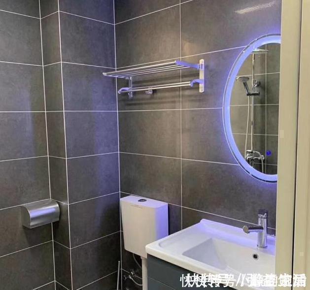 玄关|晒晒准备入住的新房,进门就被玄关迷住,一屋子灰色瓷砖太满意了