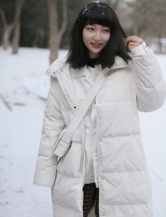 大长腿 女人不管有钱没钱,都要给自己入手“羽绒服”,穿的好看又保暖