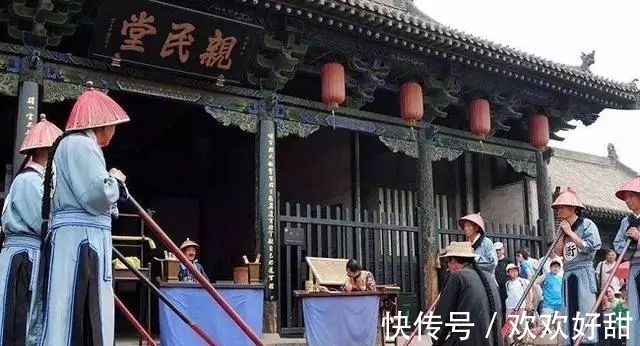 师爷#清代县衙，就是知县、师爷和两排衙役？误会了，它简直是个小朝廷