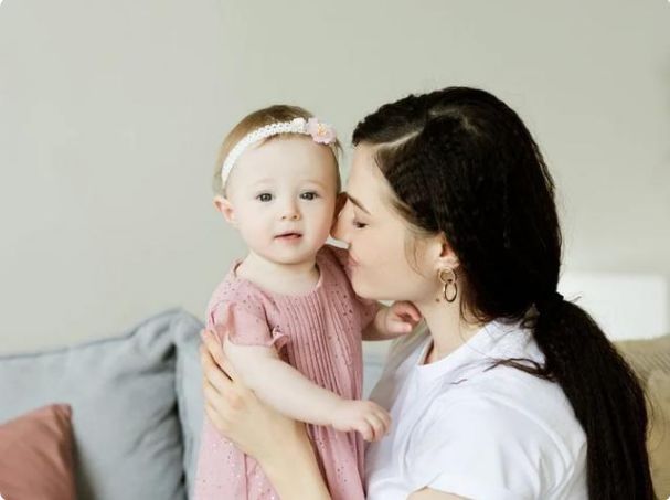 回家|朝九晚五，晚上回家就可以带娃，为啥有些妈妈还是选择全职在家？