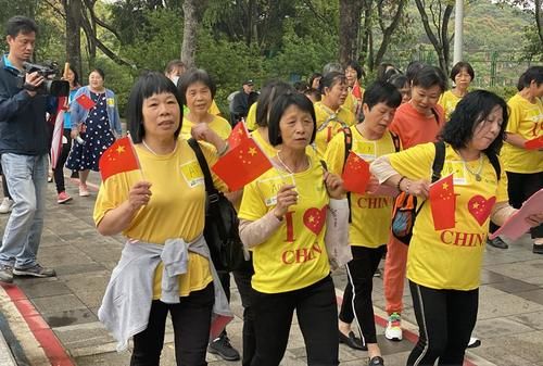 老年|太欢乐了~南城这群妇女姐妹徒步唱党歌庆“三八”节