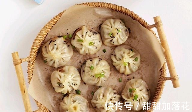 碎丁|水煎包没你想的那么难，教你自己在家做，酥脆可口，家人全说好！